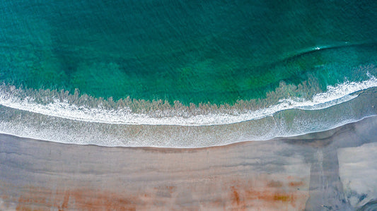 Serenity in Sámara – Aerial Beach Wall Art Print | Golden Sand & Turquoise Sea